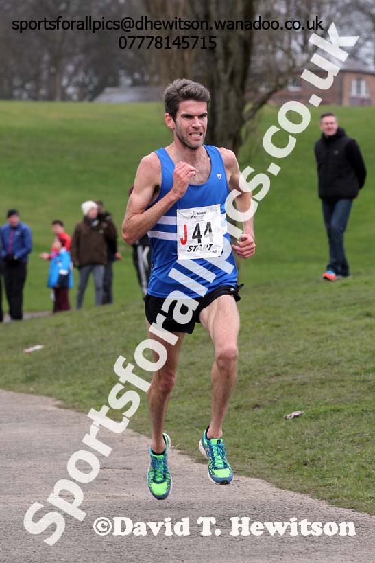 Nick McCormick (Morpeth) on the 8th leg of the senior mens 12 stage relay, 2014 Northern 12 and 6 Stage Relays, Heaton Park Manchester. Photo: David T. Hewitson/Sports for All Pics